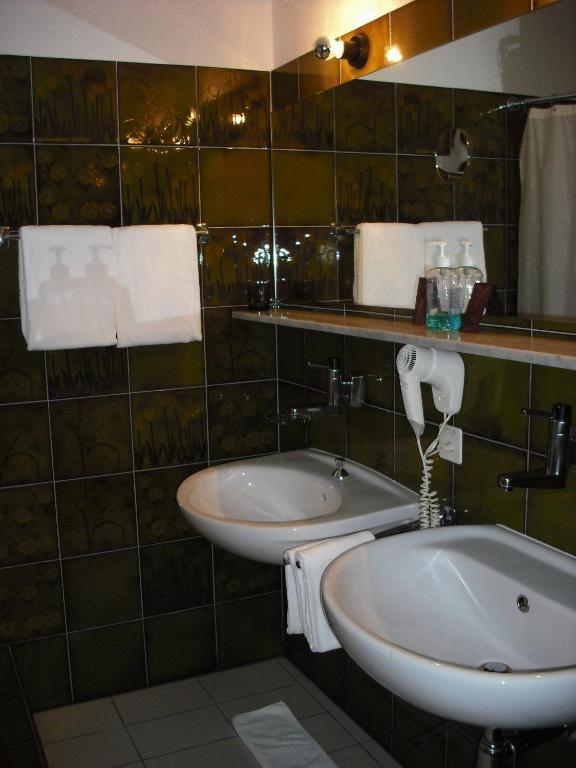 La Comanella Hotel Comano Kamer foto